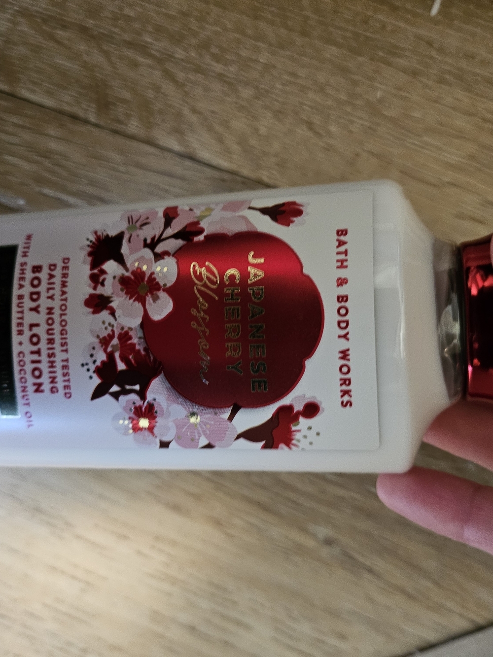 Bath & Body Works Japanese Cherry Blossom Lotion - White & Pink & Red